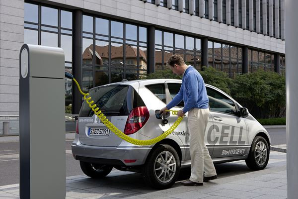 Mercedes lance la production en petite série de 500 Classe A électriques