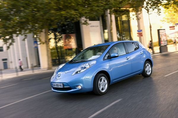 Premiers tours de roues avec la Nissan Leaf électrique