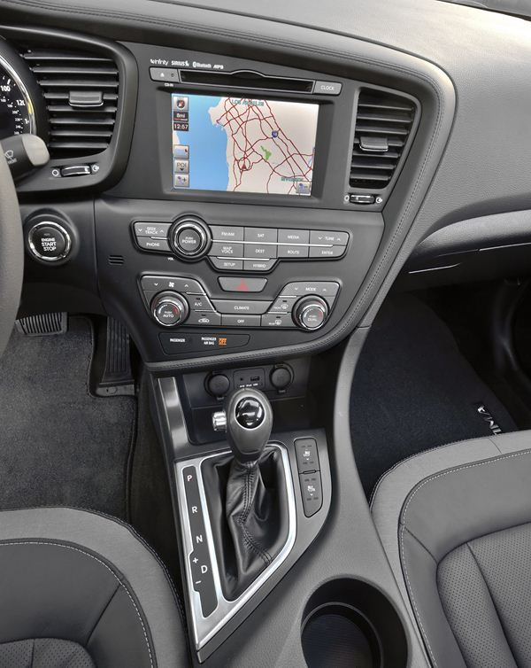 La déclinaison hybride de la Kia Optima présentée au salon de Genève