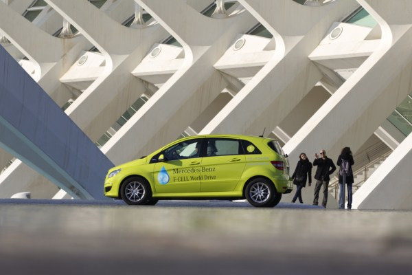 Un tour du monde de plus de 30 000 km en Mercedes Classe B F-Cell à pile à combustible