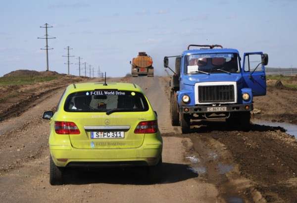 Un tour du monde de plus de 30 000 km en Mercedes Classe B F-Cell à pile à combustible