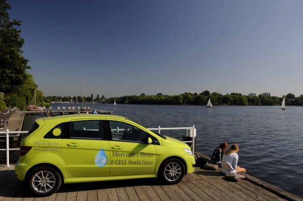 Un tour du monde de plus de 30 000 km en Mercedes Classe B F-Cell à pile à combustible