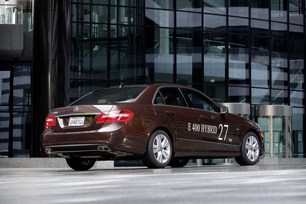 La Mercedes Classe E se met à l'hybride