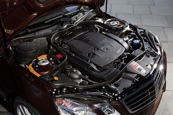 La Mercedes Classe E se met à l'hybride