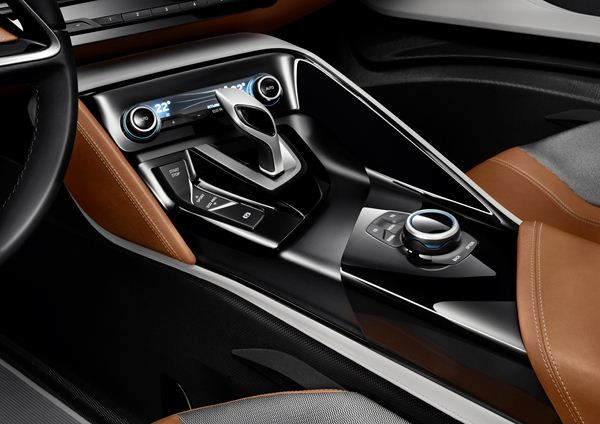 BMW dévoile le i8 Concept Spyder