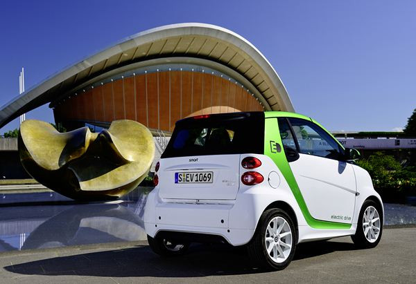 La nouvelle Smart Fortwo électrique commercialisée à partir de 24 250 euros