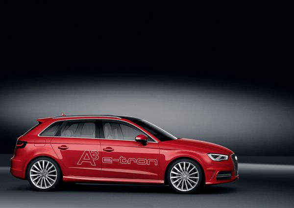 Une Audi A3 e-tron hybride essence rechargeable à 1,5 litre de carburant aux 100 km