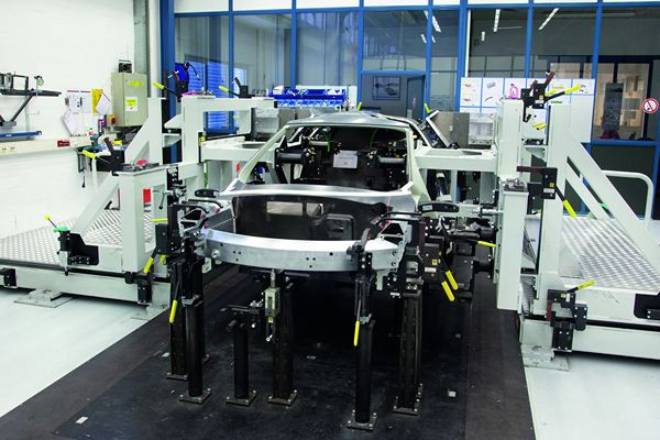La voiture 1 litre de consommation de Volkswagen passe de la vision à la très petite série