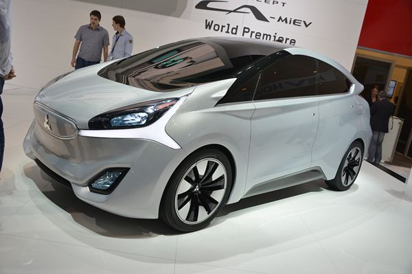 Une autonomie de 300 km pour le concept électrique Mitsubishi CA-MiEV