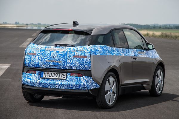 La BMW i3 avec prolongateur d’autonomie affiche une autonomie totale de 300 kilomètres