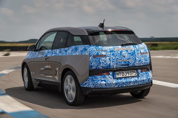 La BMW i3 avec prolongateur d’autonomie affiche une autonomie totale de 300 kilomètres