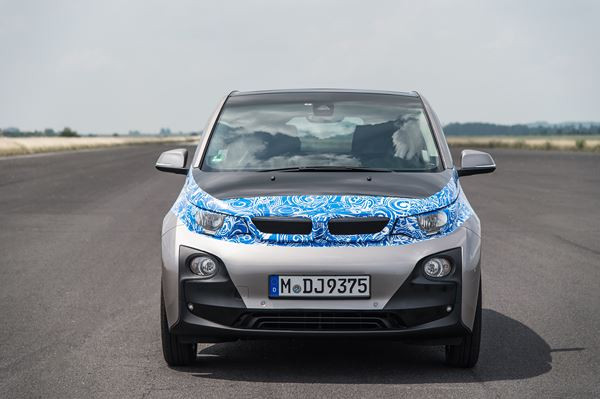 La BMW i3 avec prolongateur d’autonomie affiche une autonomie totale de 300 kilomètres