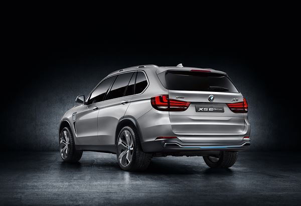 Un BMW Concept X5 eDrive à transmission intégrale et technologie hybride