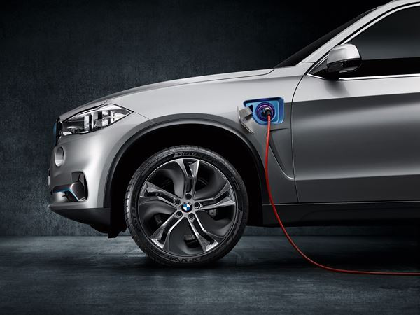 Un BMW Concept X5 eDrive à transmission intégrale et technologie hybride