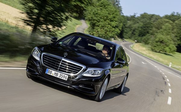La Mercedes Classe S hybride rechargeable affiche une consommation de 3 litres