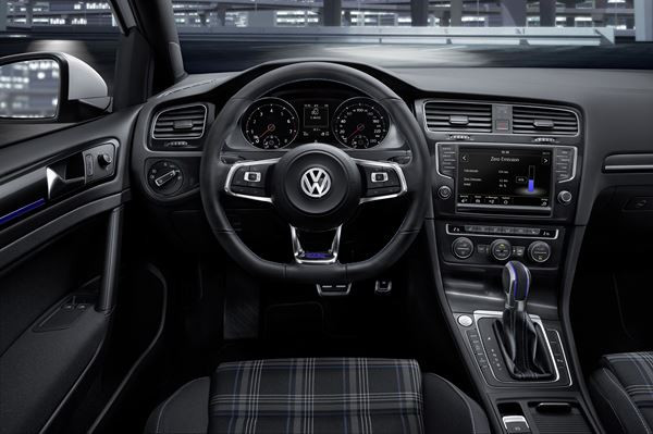 La Volkswagen Golf GTE hybride plug-in essence consomme 1,5 litre aux 100 km