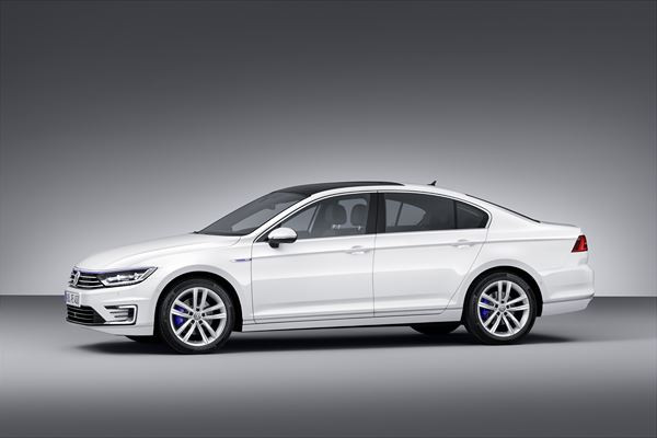 La Volkswagen Passat adopte la technologie hybride rechargeable