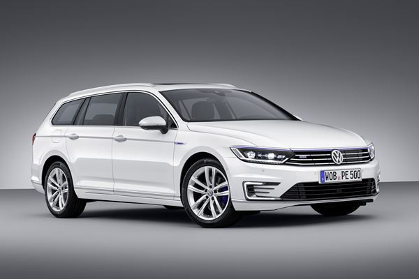 La Volkswagen Passat adopte la technologie hybride rechargeable