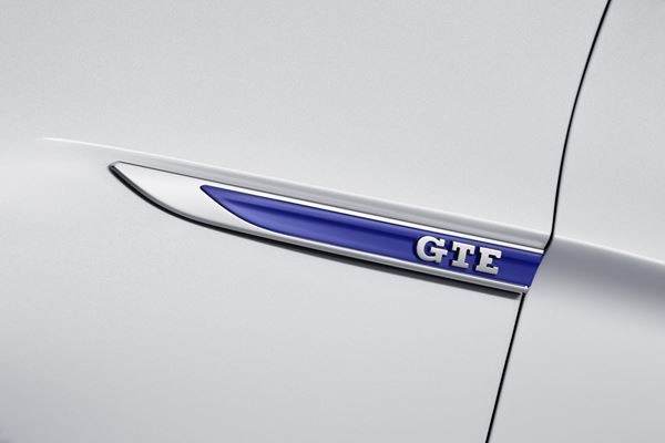 La Volkswagen Passat adopte la technologie hybride rechargeable