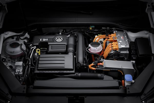 La Volkswagen Passat adopte la technologie hybride rechargeable