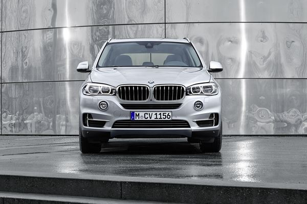 La BMW X5 xDrive40e adopte la technologie hybride rechargeable