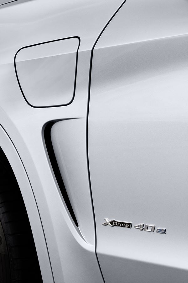 La BMW X5 xDrive40e adopte la technologie hybride rechargeable