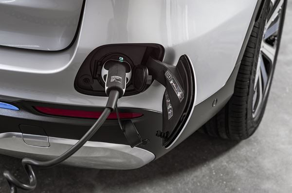 Mercedes-Benz GLC F-Cell: un SUV à entraînement par batterie et pile à combustible