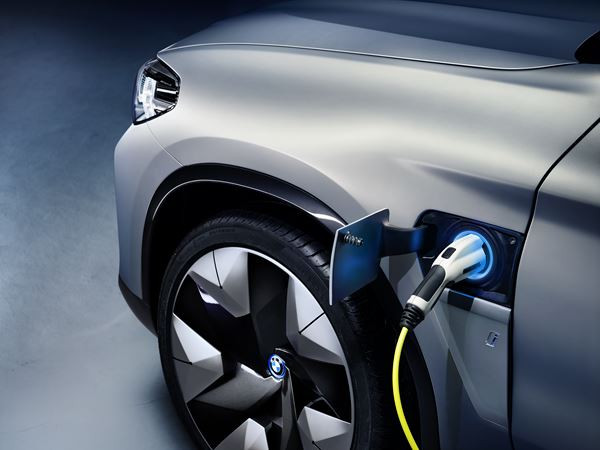 Le concept BMW iX3 se met à l'électrique
