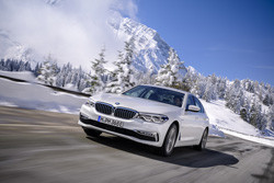 La BMW Série 5 hybride rechargeable affiche une autonomie électrique de 64 km