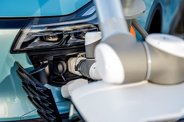 Le robot chargeur autonome mobile Carl d’Aiways administre une charge rapide
