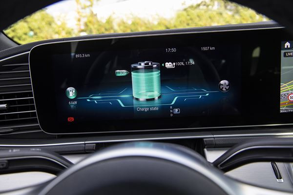 Le Mercedes GLC 300 e 4MATIC affiche une autonomie électrique NEDC de 46-49 km
