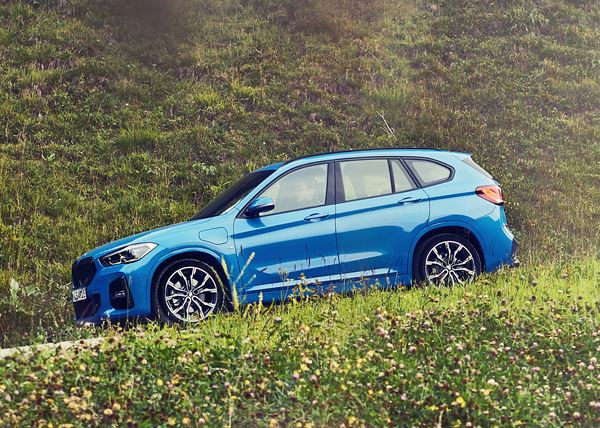 La BMW X1 xDrive25e hybride rechargeable affiche une autonomie électrique de 57 km