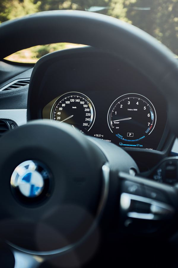 La BMW X1 xDrive25e hybride rechargeable affiche une autonomie électrique de 57 km