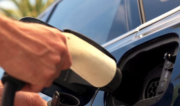 Le grand SUV de luxe Bentley Bentayga se décline en hybride rechargeable