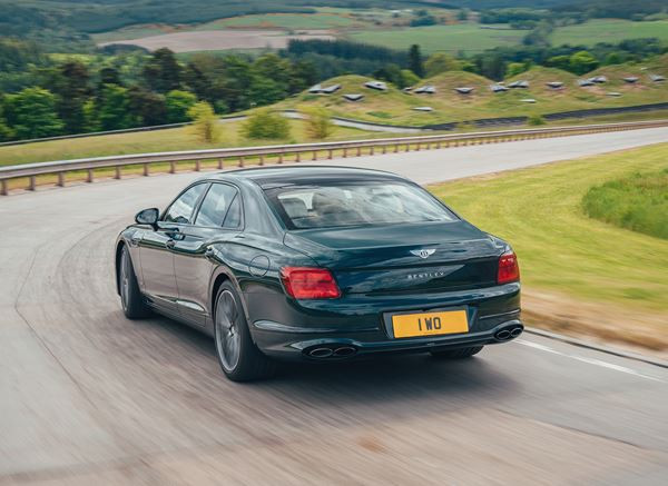 La Bentley Flying Spur Hybride affiche une autonomie électrique de plus de 40 km
