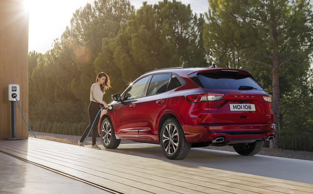 Les conducteurs de Ford Kuga hybride rechargeable rechargent presque tous les jours
