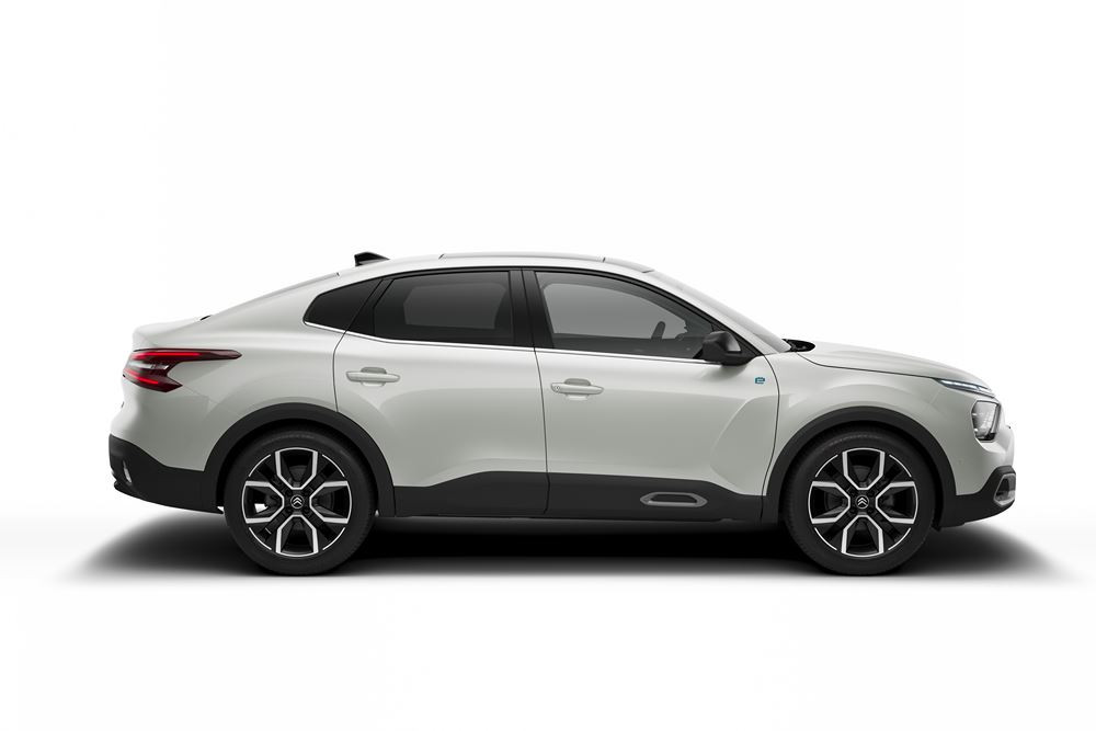 La Citroën ë-C4 X électrique offre jusqu'à 360 km d'autonomie en cycle WLTP