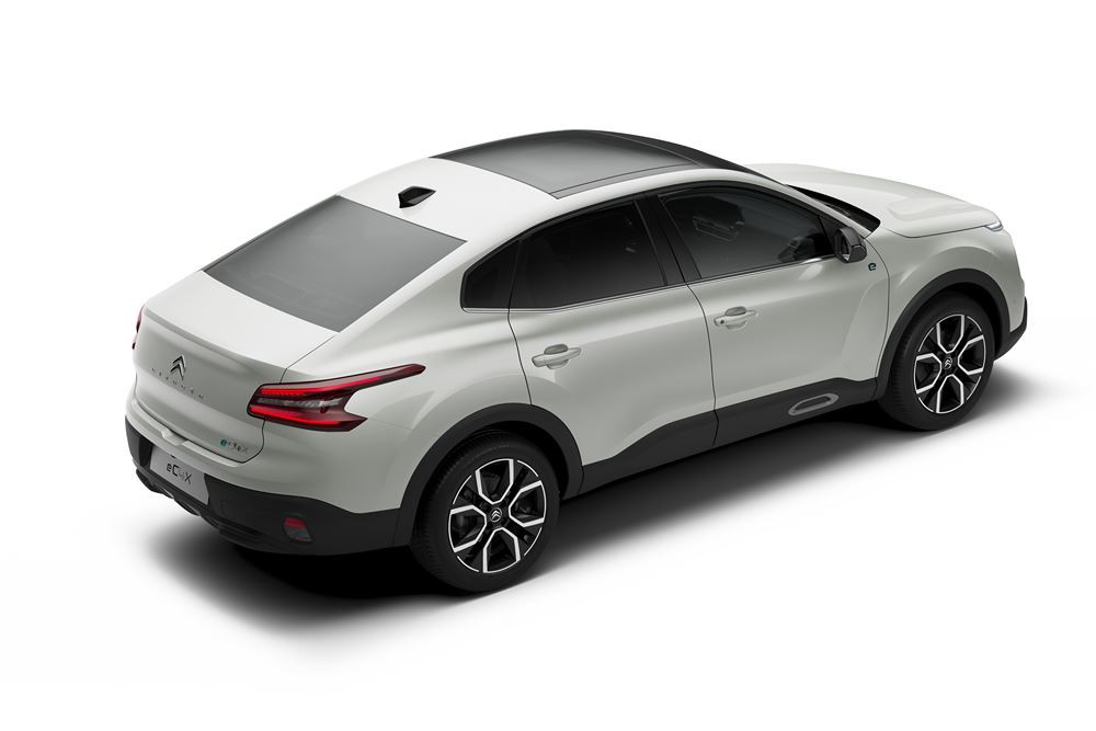 La Citroën ë-C4 X électrique offre jusqu'à 360 km d'autonomie en cycle WLTP