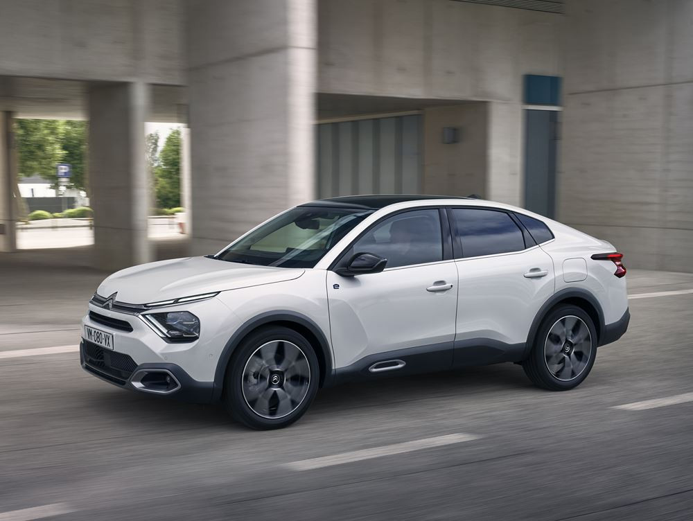 La Citroën ë-C4 X électrique offre jusqu'à 360 km d'autonomie en cycle WLTP