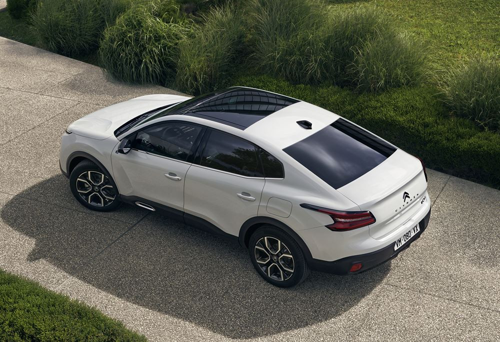 La Citroën ë-C4 X électrique offre jusqu'à 360 km d'autonomie en cycle WLTP