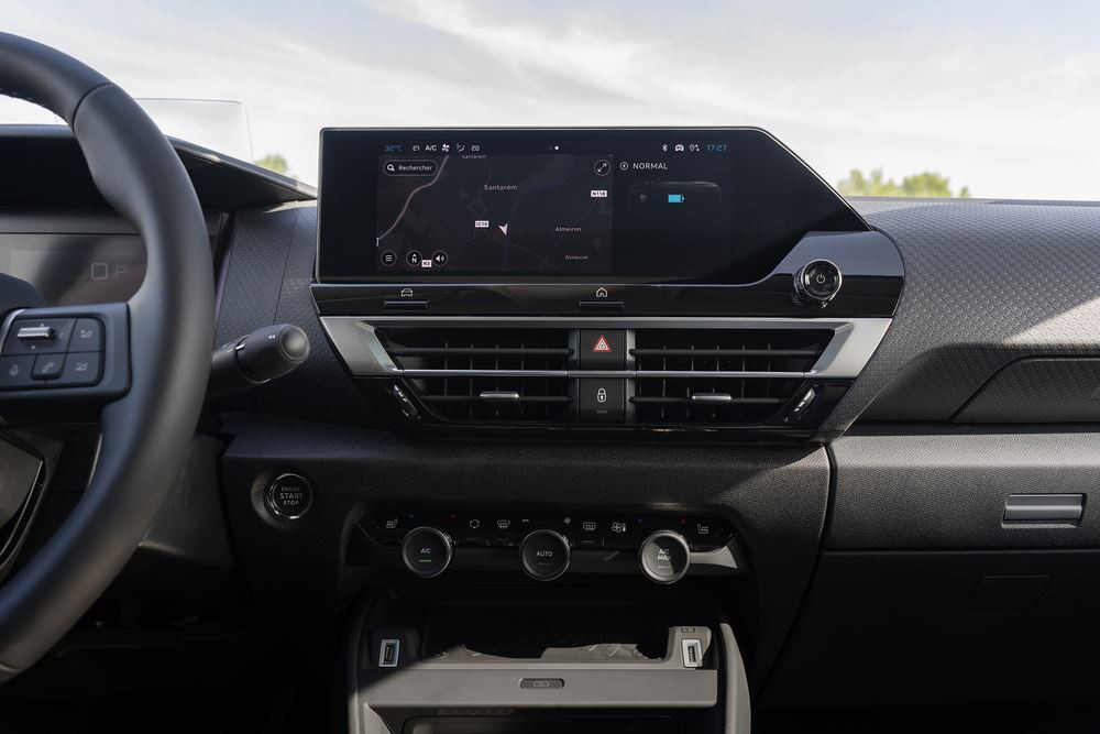 La Citroën ë-C4 X électrique offre jusqu'à 360 km d'autonomie en cycle WLTP