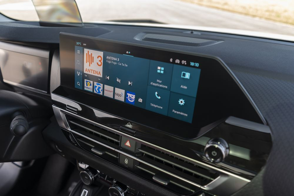 La Citroën ë-C4 X électrique offre jusqu'à 360 km d'autonomie en cycle WLTP