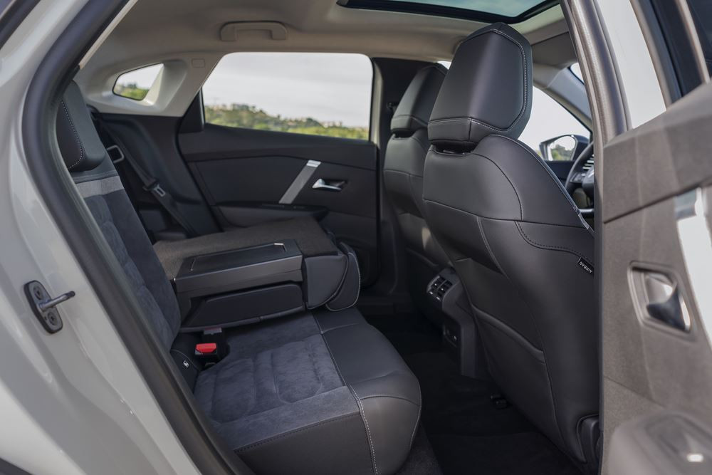 La Citroën ë-C4 X électrique offre jusqu'à 360 km d'autonomie en cycle WLTP