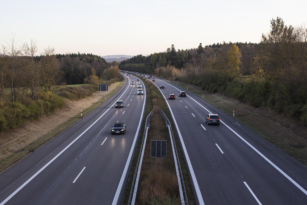 La limitation de vitesse à 110 km/h sur les autoroutes aurait un gain de 25% sur les émissions de CO2