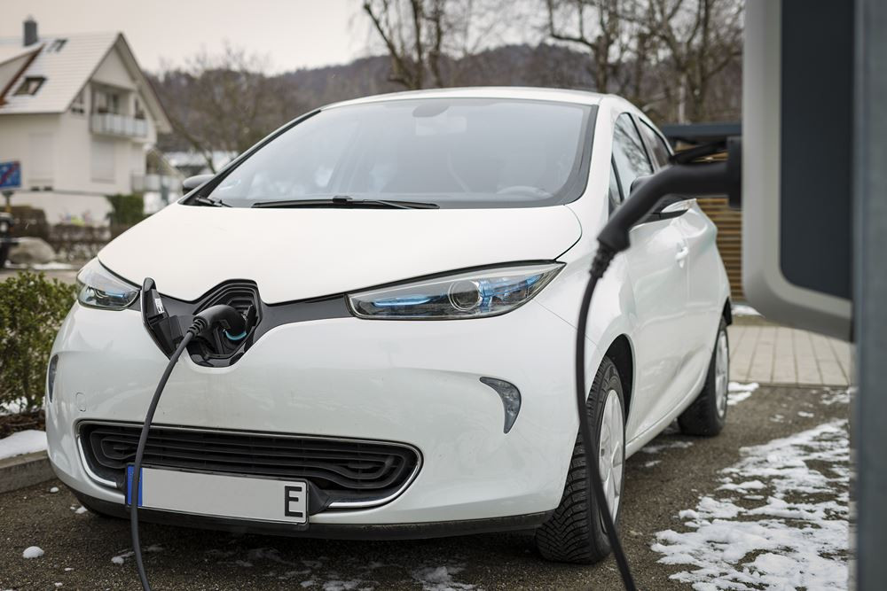Le coût complet d'un véhicule électrique de 40 kWh rechargé à domicile est inférieur au thermique