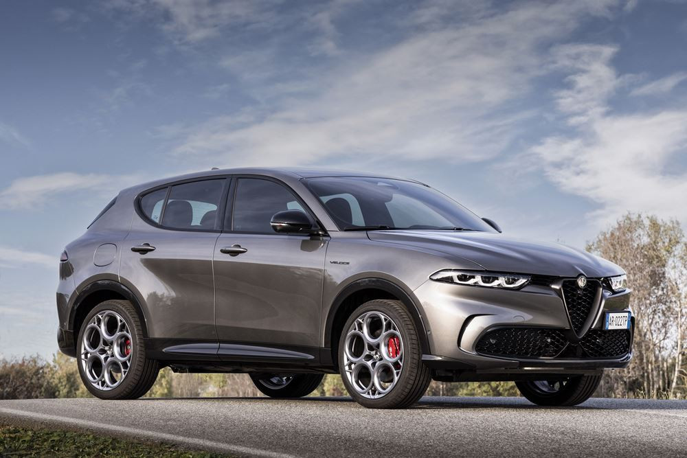 Le SUV Alfa Romeo Tonale Hybride Rechargeable Q4 fournit une puissance totale de 280 ch