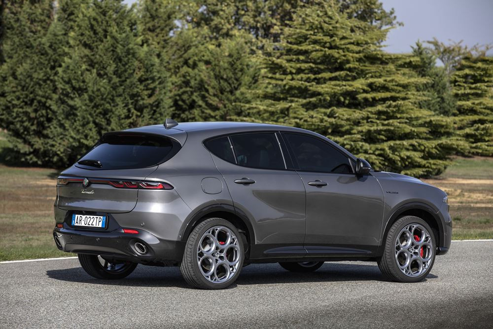 Le SUV Alfa Romeo Tonale Hybride Rechargeable Q4 fournit une puissance totale de 280 ch