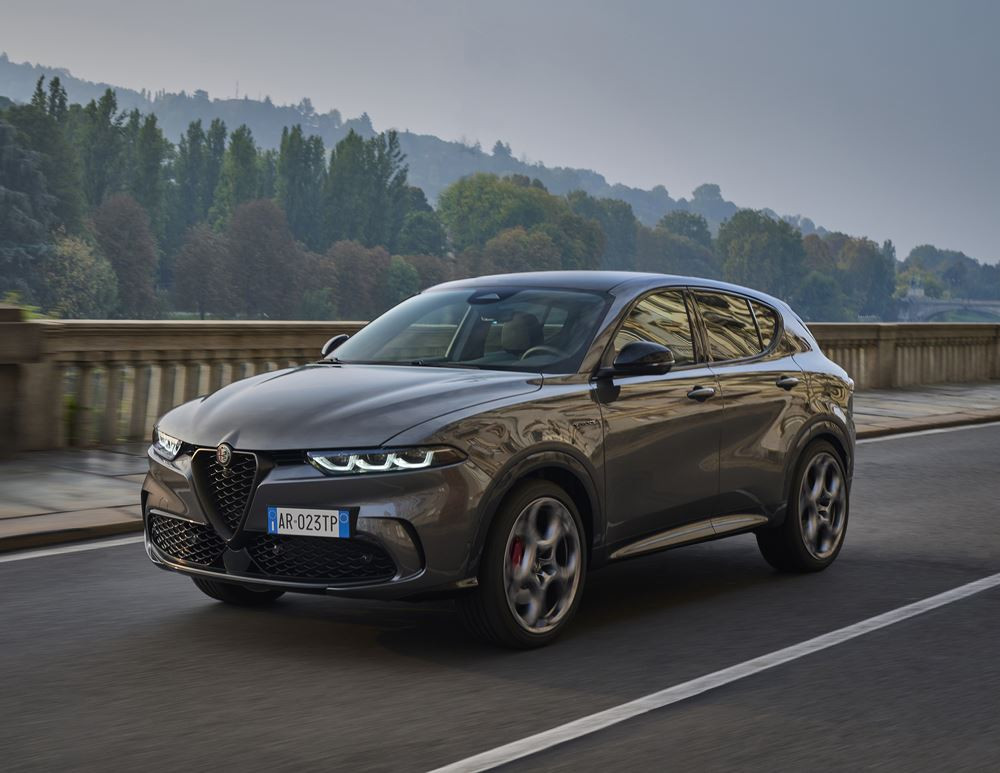Le SUV Alfa Romeo Tonale Hybride Rechargeable Q4 fournit une puissance totale de 280 ch