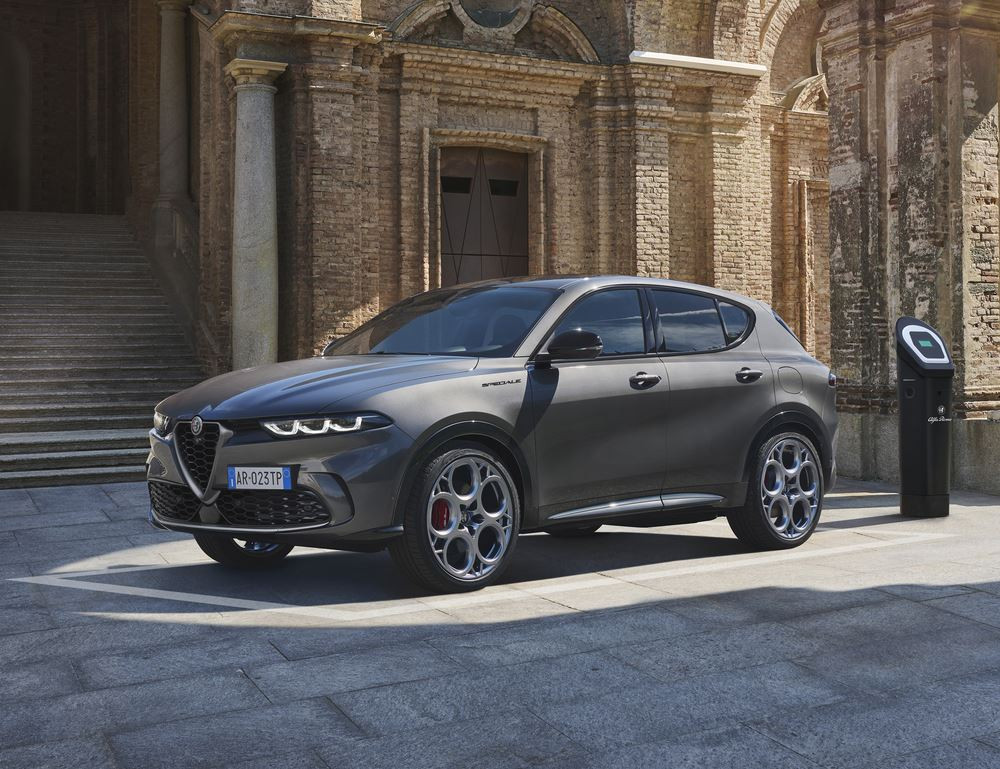Le SUV Alfa Romeo Tonale Hybride Rechargeable Q4 fournit une puissance totale de 280 ch