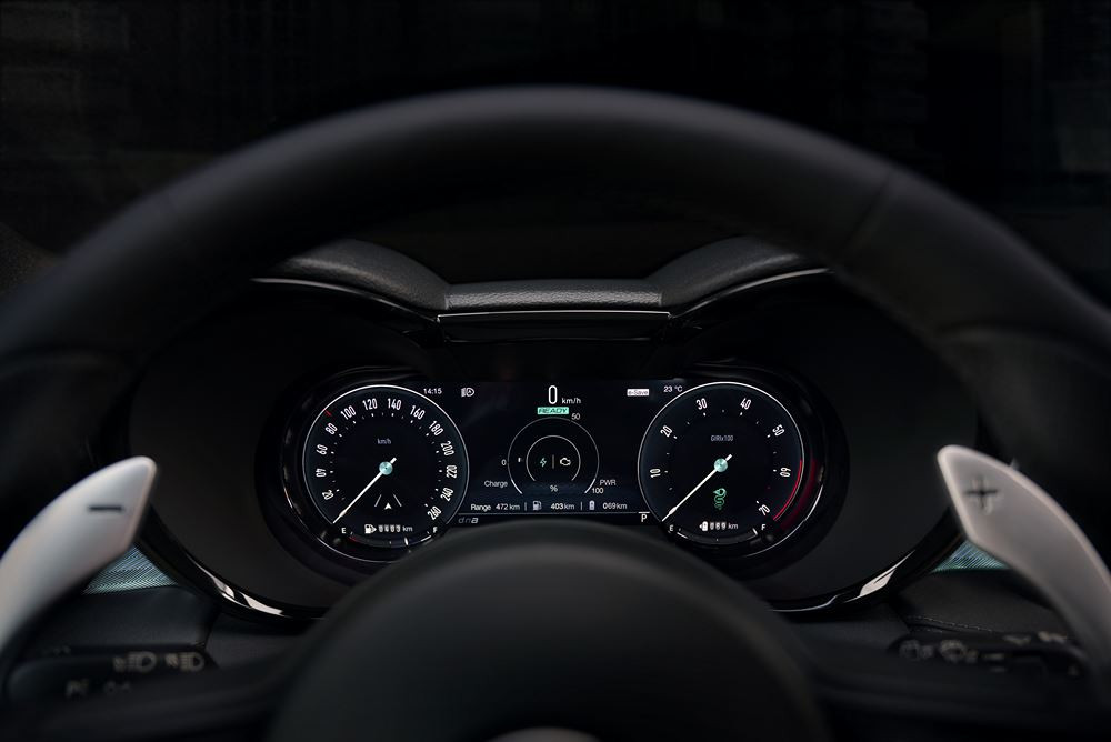 Le SUV Alfa Romeo Tonale Hybride Rechargeable Q4 fournit une puissance totale de 280 ch